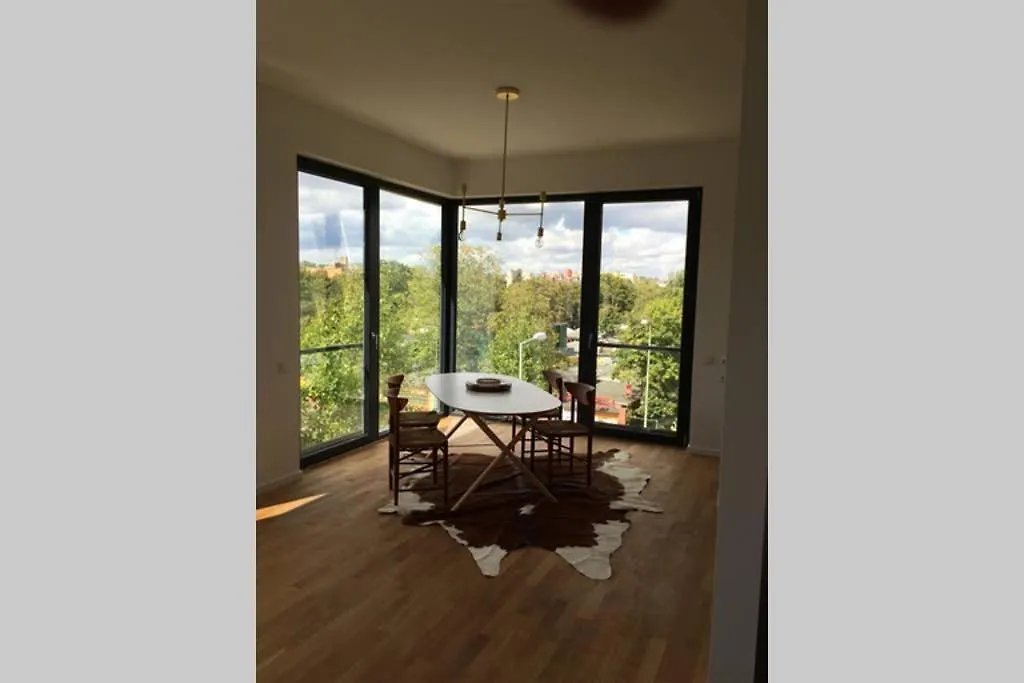 2 Bedroom Mauerpark-Apartment, Berlin Mitte View Calendar 0*,
