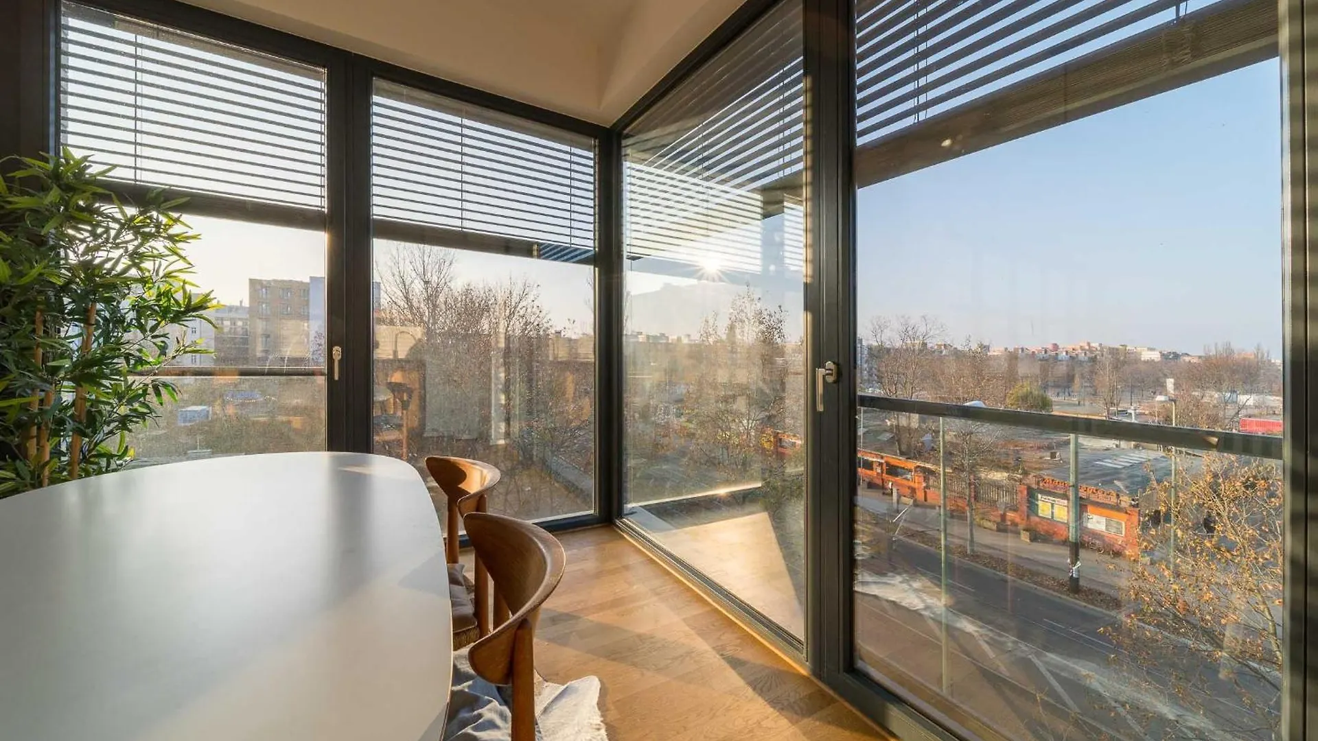 2 Bedroom Mauerpark-Apartment, Berlin Mitte View Calendar גרמניה
