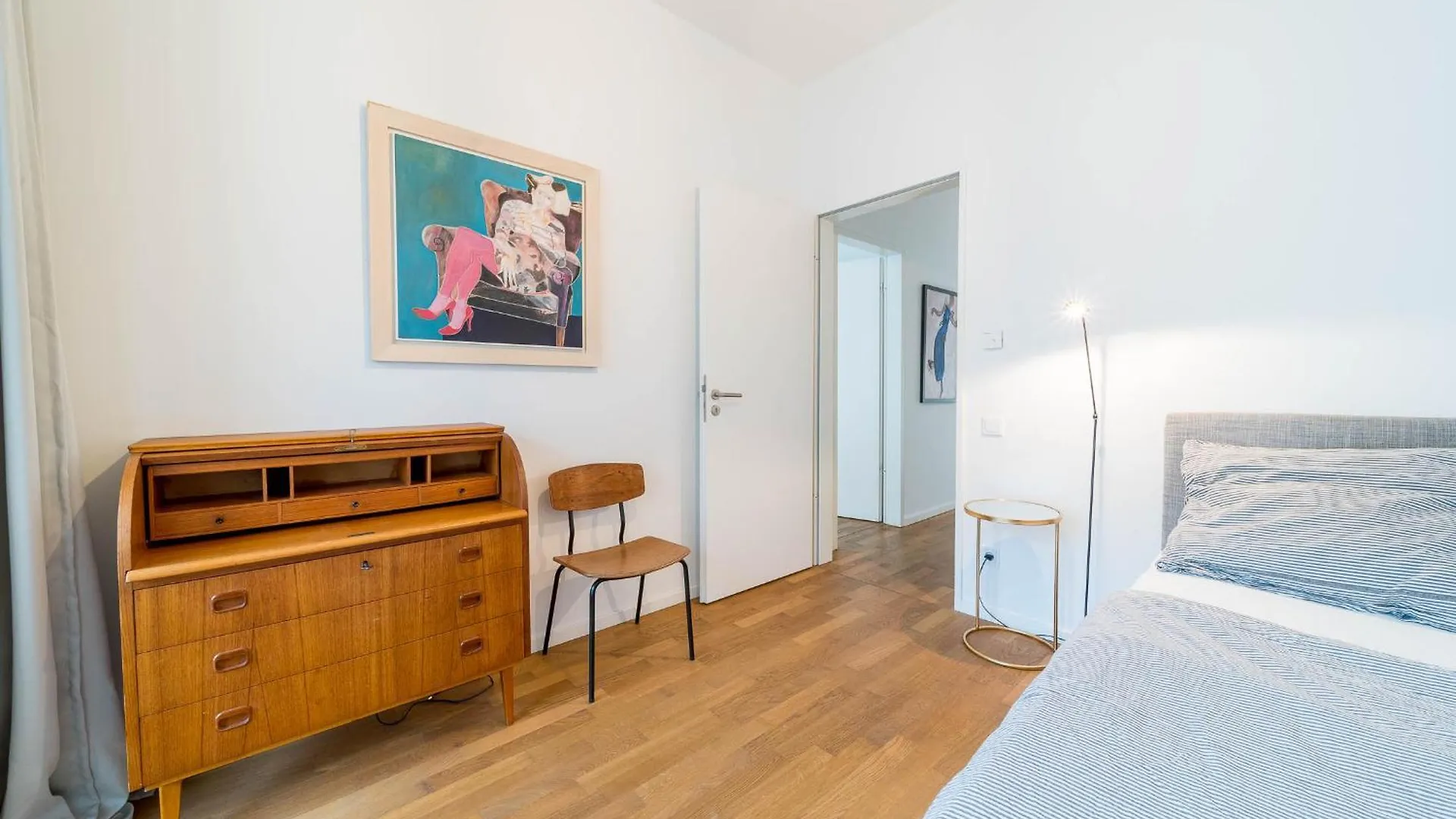 2 Bedroom Mauerpark-Apartment, Berlin Mitte View Calendar גרמניה