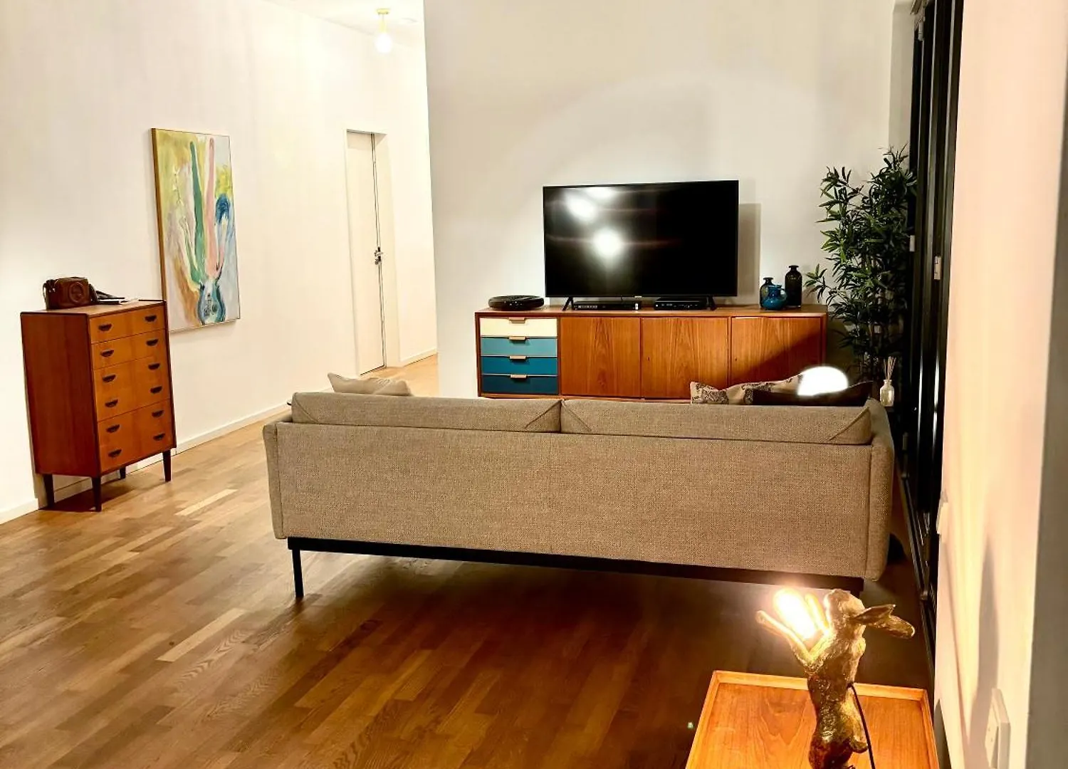 דירה 2 Bedroom Mauerpark-Apartment, Berlin Mitte View Calendar גרמניה