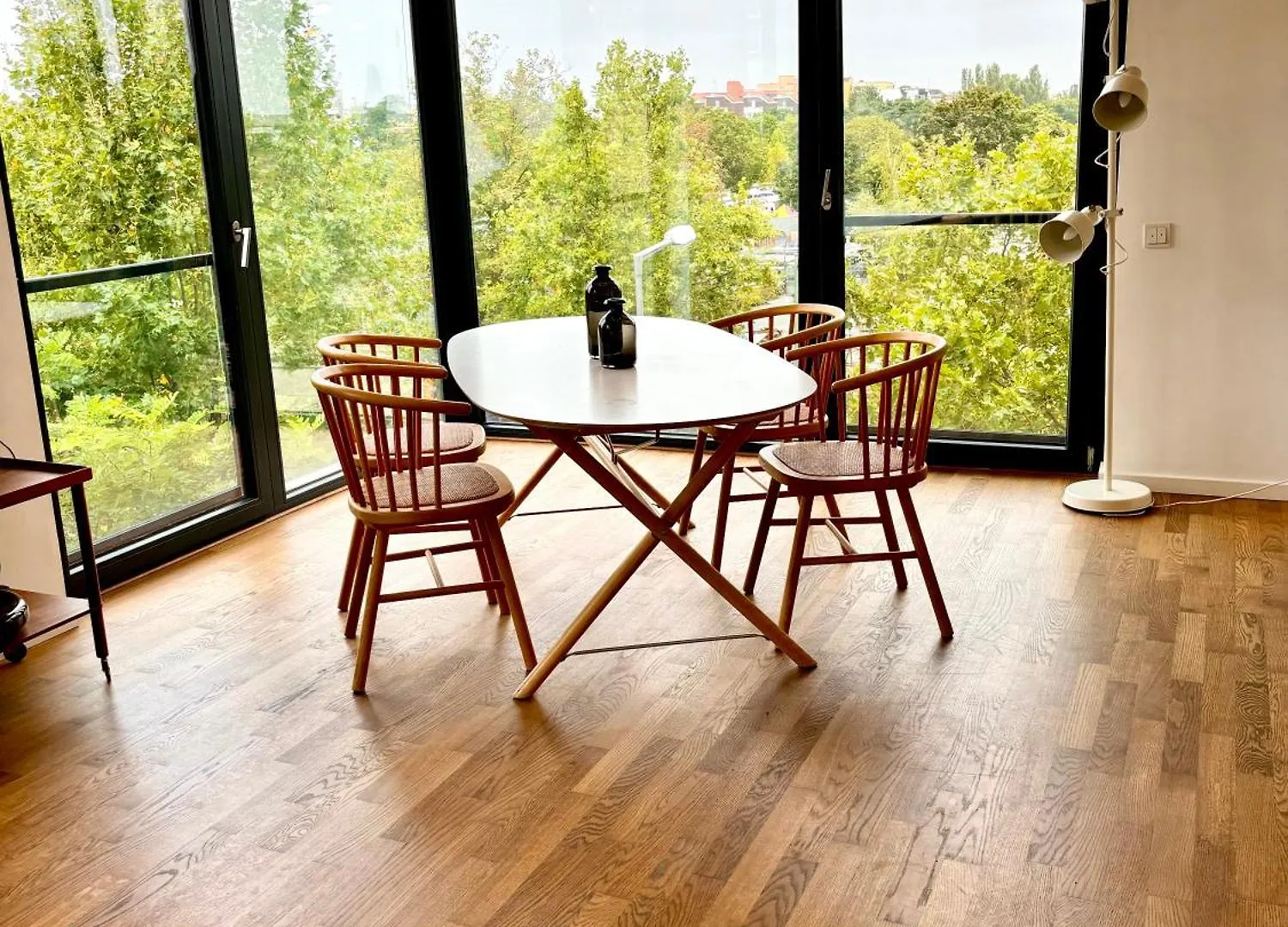 2 Bedroom Mauerpark-Apartment, Berlin Mitte View Calendar דירה